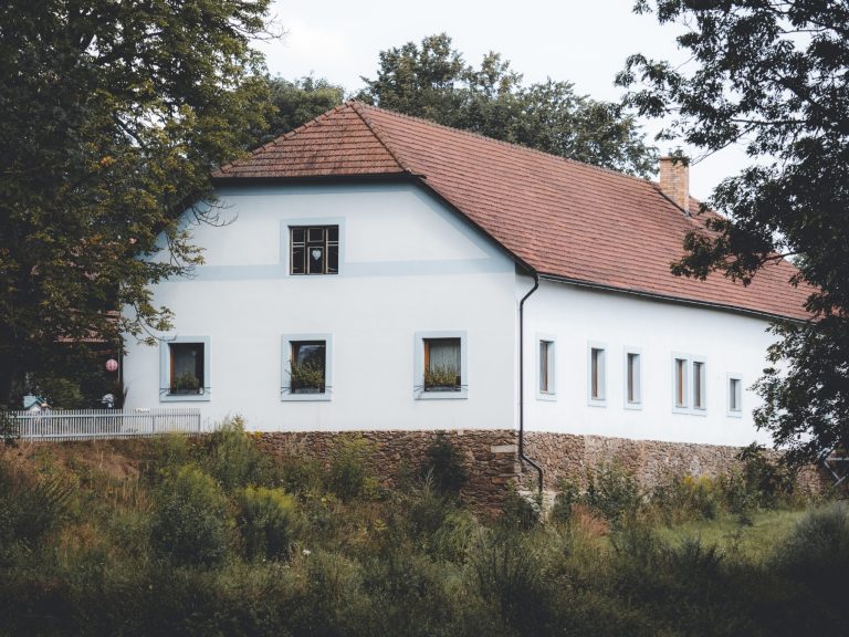 Apartmány najdete v Kocourových Lhotkách 8 km východně od Pelhřimova