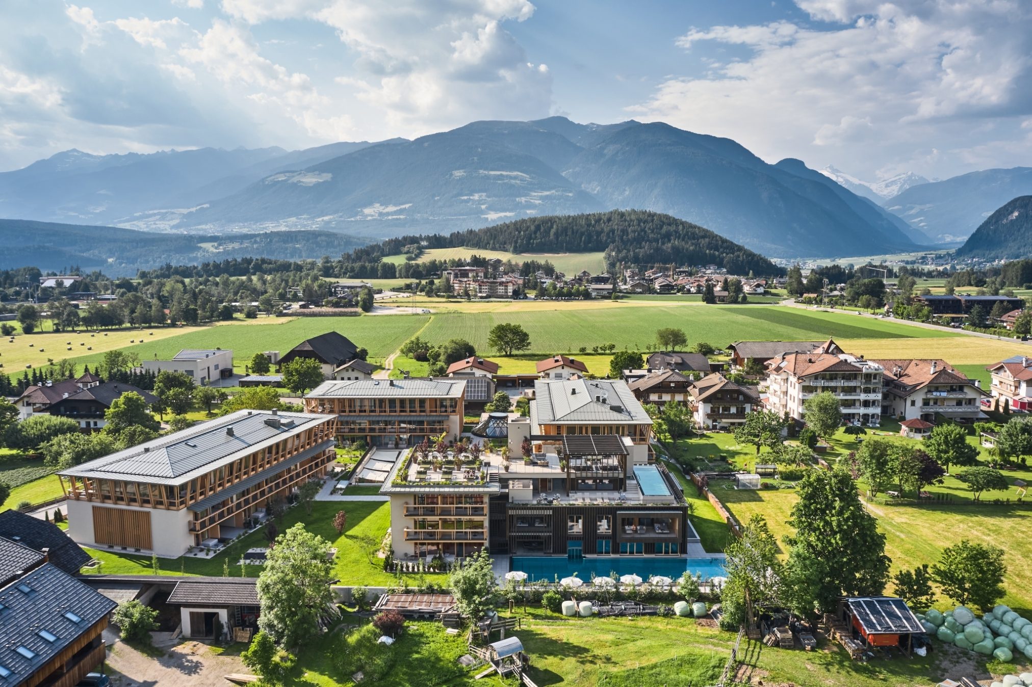 Pohled na Falkensteiner Hotel Kronplatz z dronu