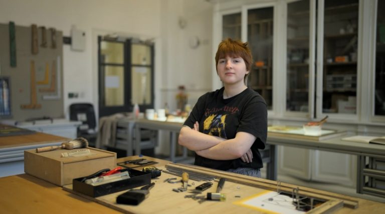 Kerry Collison vychází z tradičního řemesla vitráže