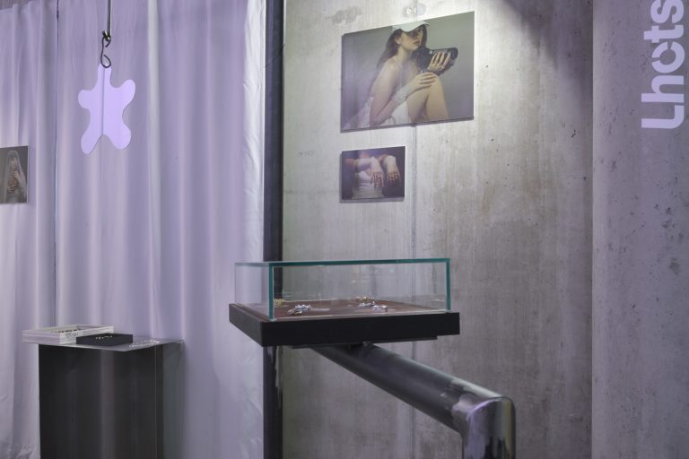 Showroom najdete na Přístavní 15 v pražských Holešovicích