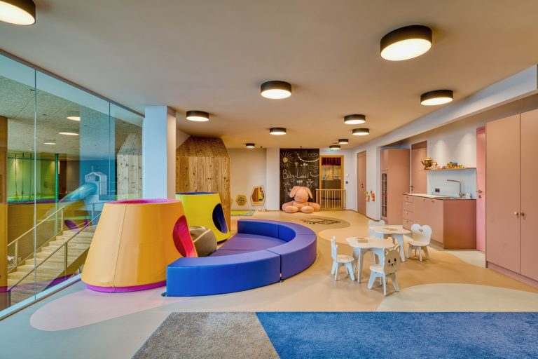 Herny Falky Land jsou královstvím pro nejmenší hosty hotelu. Nechybí zde hlídání či animační programy