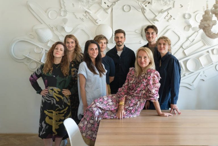 Ředitelka mezinárodního festivalu Designblok a část jejího týmu | Foto: Anna Organova