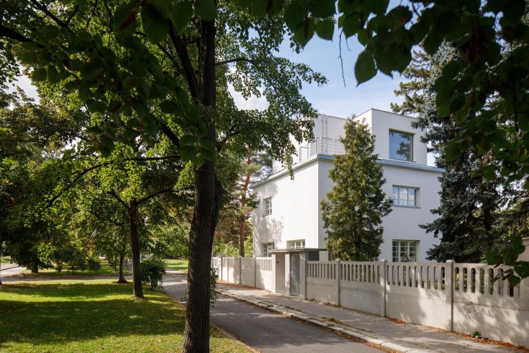Dalším projektem je rekonstrukce pražské vily v zahradním městě