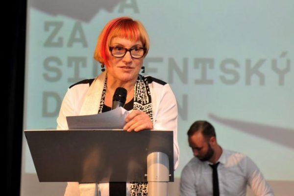 Lenka Žižková na vyhlášení Národní ceny za studentský design 2015. Letos je vyhlášený již 35. ročník!