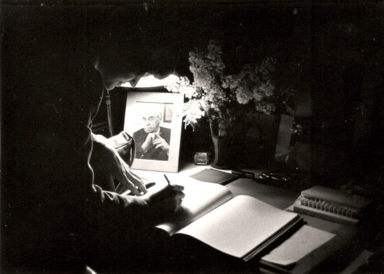 Lenka Žižková (1983) ve Villa Mairea, která byla navržená manžely Alvarem a Aino Aaltovými