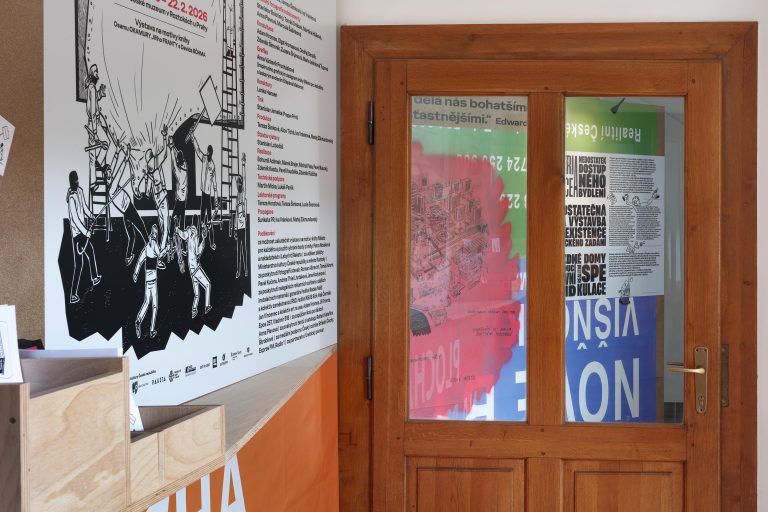 Výstava odpovědi na otázky nenabízí, nechává na každém, jak si obsah vyloží