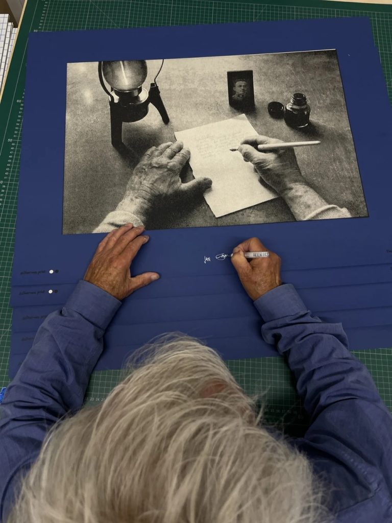 Také fotograf Jan Saudek s tiskárnou spolupracoval na printech svých fotografií