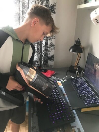 Čištění klávesnice vysavačem