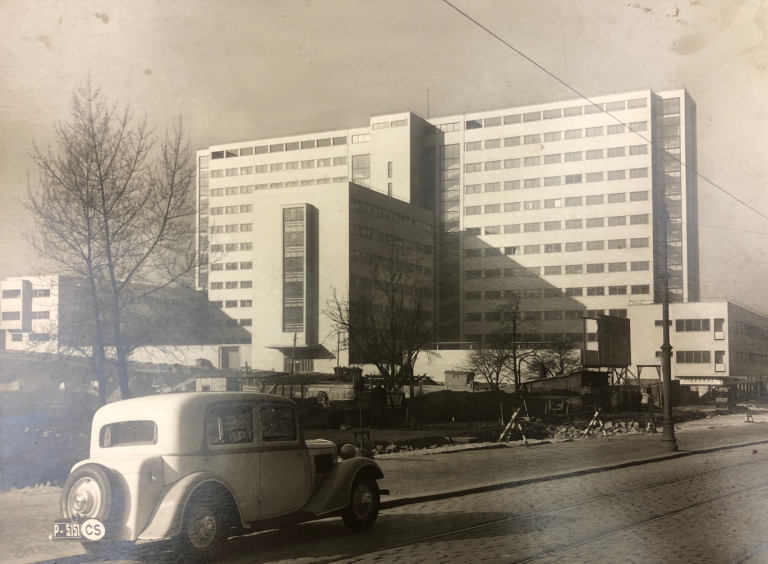 Karel Honzík, Josef Hlaváček, Všeobecný penzijní ústav v Praze, 1932-1934, NGP