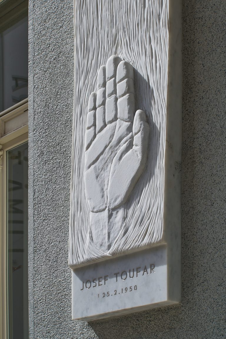 Pamětní deska Josefa Toufara