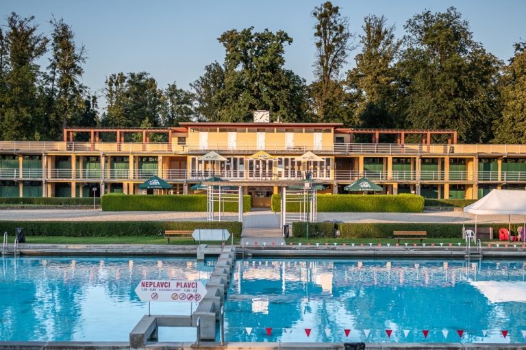 Koupaliště prošlo citlivou rekonstrukcí v roce 2007 | Zdroj: opavske-slezsko.cz