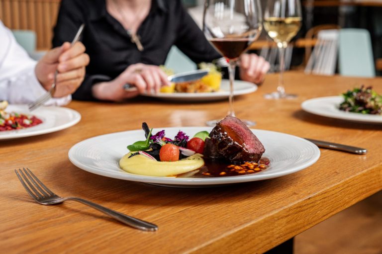 Vynikající à la carte menu z lokálních surovin